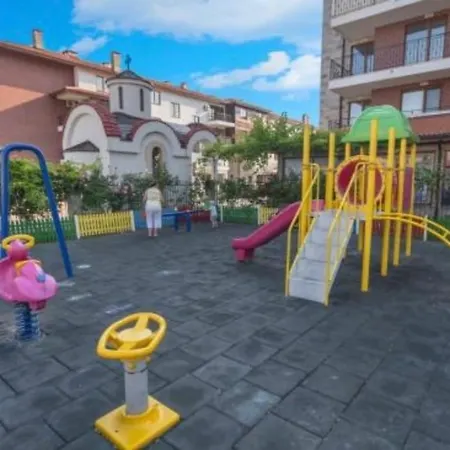 דירה Apollo 4 The Place For Families With Children נסבר